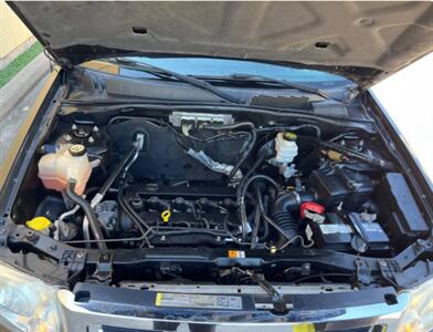 2011 Ford Escape Limited   - Photo 9 - Houston, TX 77063-5630