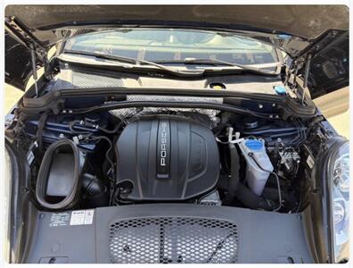 2018 Porsche Macan - Photo 17 - Houston, TX 77063-5630