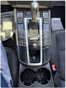 2018 Porsche Macan - Photo 13 - Houston, TX 77063-5630