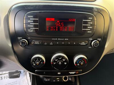 2016 Kia Soul - Photo 12 - Houston, TX 77063-5630