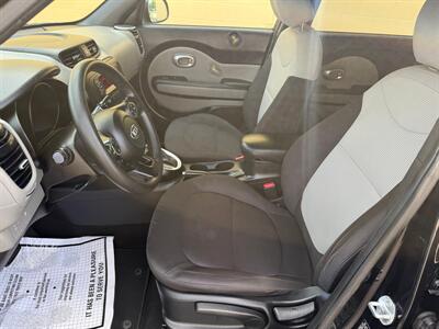2016 Kia Soul - Photo 10 - Houston, TX 77063-5630