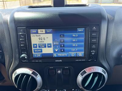 2011 Jeep Wrangler Rubicon   - Photo 12 - Fort Worth, TX 76111