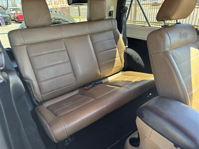 2011 Jeep Wrangler Rubicon   - Photo 9 - Fort Worth, TX 76111