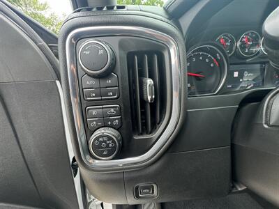 2019 Chevrolet Silverado 1500 LTZ   - Photo 8 - Fort Worth, TX 76111