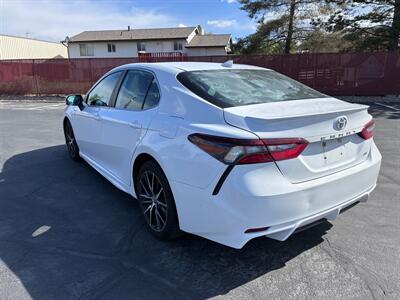 2021 Toyota Camry SE   - Photo 6 - Lehi, UT 84043