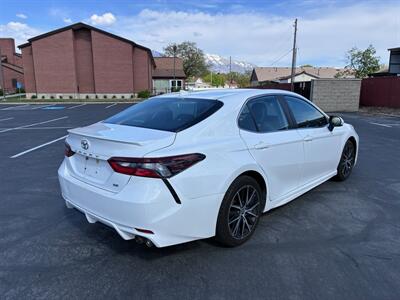 2021 Toyota Camry SE   - Photo 4 - Lehi, UT 84043