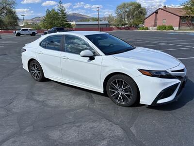 2021 Toyota Camry SE   - Photo 2 - Lehi, UT 84043
