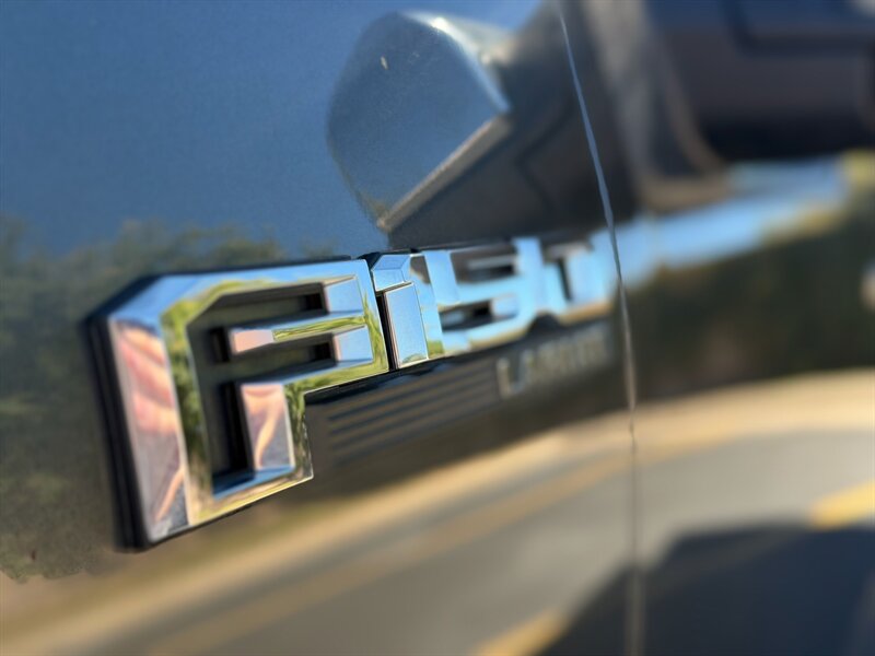 2018 Ford F-150 Lariat - Photo 2