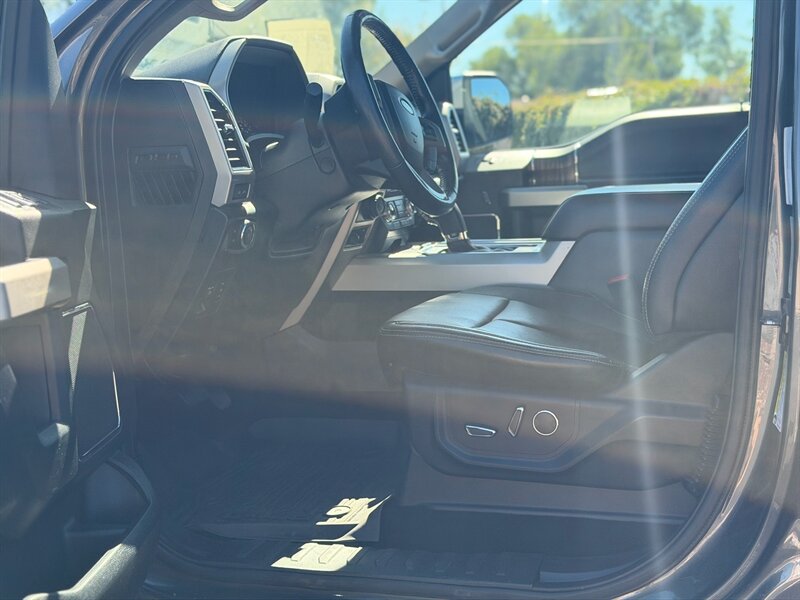 2018 Ford F-150 Lariat - Photo 13