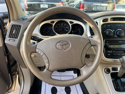 2005 Toyota Highlander   - Photo 17 - Beaverton, OR 97005