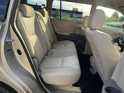 2005 Toyota Highlander   - Photo 12 - Beaverton, OR 97005