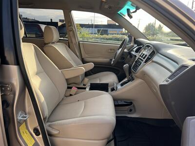 2005 Toyota Highlander   - Photo 13 - Beaverton, OR 97005