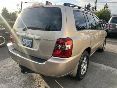 2005 Toyota Highlander   - Photo 5 - Beaverton, OR 97005