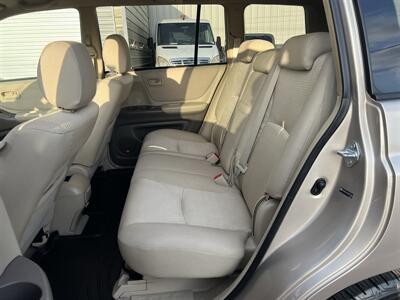 2005 Toyota Highlander   - Photo 10 - Beaverton, OR 97005