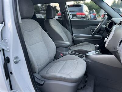2015 Kia Soul EV EV   - Photo 13 - Beaverton, OR 97005