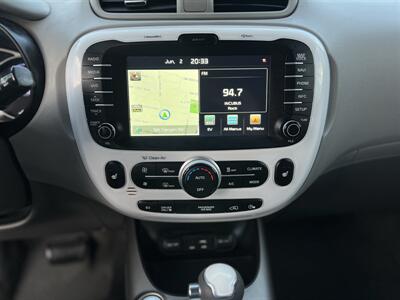 2015 Kia Soul EV EV   - Photo 15 - Beaverton, OR 97005