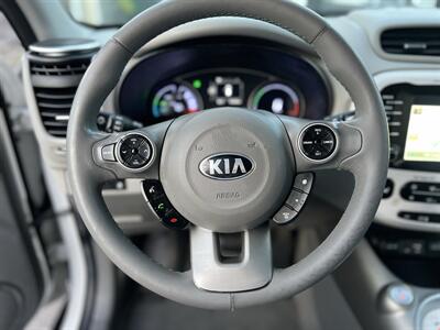 2015 Kia Soul EV EV   - Photo 18 - Beaverton, OR 97005