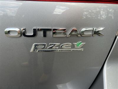 2010 Subaru Outback 2.5i   - Photo 12 - Beaverton, OR 97005