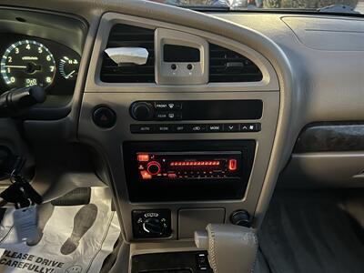 2004 Nissan Pathfinder LE Platinum 4X4 - Photo 14 - Beaverton, OR 97005