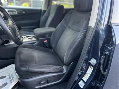 2014 Nissan Pathfinder SV 4X4 - Photo 9 - Beaverton, OR 97005