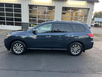 2014 Nissan Pathfinder SV 4X4 - Photo 2 - Beaverton, OR 97005
