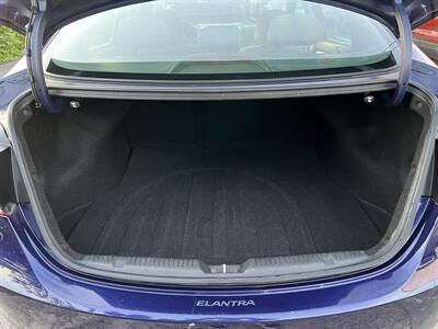 2011 Hyundai Elantra GLS - Photo 11 - Beaverton, OR 97005