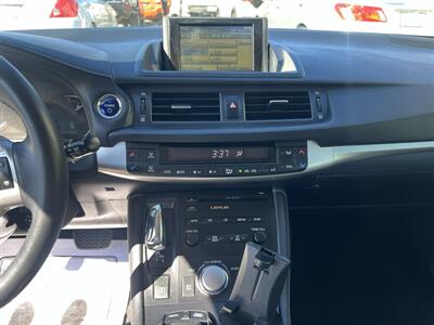 2012 Lexus CT 200h Premium   - Photo 12 - Beaverton, OR 97005