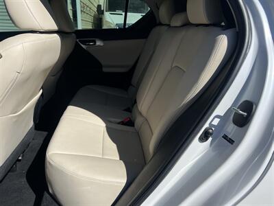 2012 Lexus CT 200h Premium   - Photo 9 - Beaverton, OR 97005