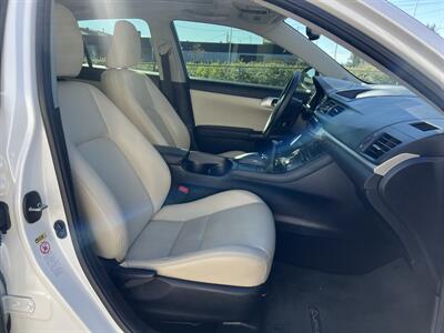 2012 Lexus CT 200h Premium   - Photo 11 - Beaverton, OR 97005