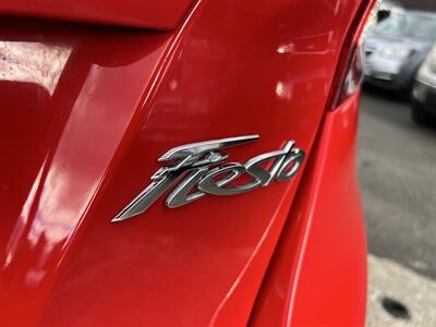 2012 Ford Fiesta SE - Photo 14 - Beaverton, OR 97005