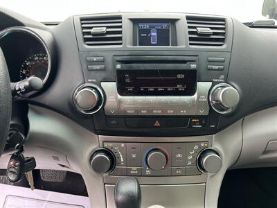 2012 Toyota Highlander AWD - Photo 15 - Beaverton, OR 97005