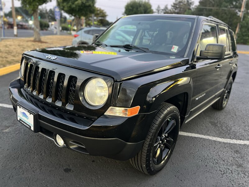 2012 Jeep Patriot Latitude   - Photo 1 - Beaverton, OR 97005