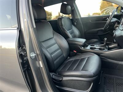 2017 Kia Sorento LX V6 AWD   - Photo 14 - Beaverton, OR 97005