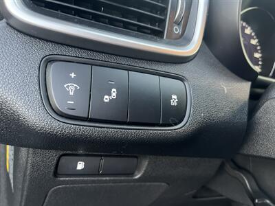 2017 Kia Sorento LX V6 AWD   - Photo 23 - Beaverton, OR 97005