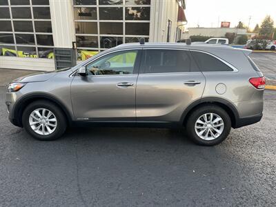 2017 Kia Sorento LX V6 AWD   - Photo 2 - Beaverton, OR 97005