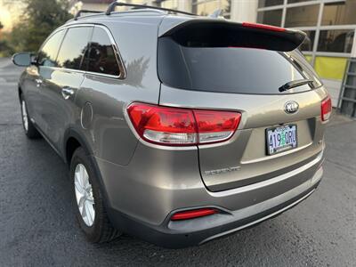 2017 Kia Sorento LX V6 AWD   - Photo 3 - Beaverton, OR 97005