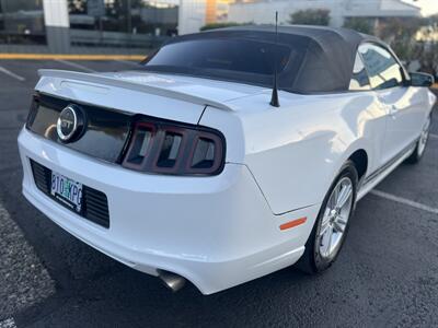 2014 Ford Mustang Premium - Photo 5 - Beaverton, OR 97005