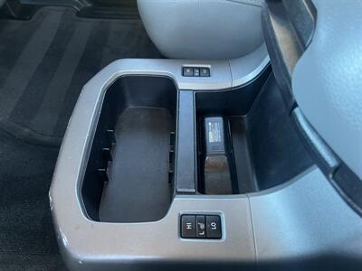 2014 Toyota Sequoia Platinum   - Photo 19 - Beaverton, OR 97005