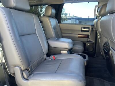 2014 Toyota Sequoia Platinum   - Photo 12 - Beaverton, OR 97005