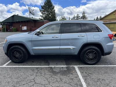 2012 Jeep Grand Cherokee Overland 4X4   - Photo 2 - Beaverton, OR 97005