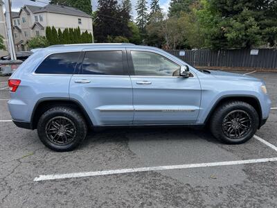 2012 Jeep Grand Cherokee Overland 4X4   - Photo 6 - Beaverton, OR 97005