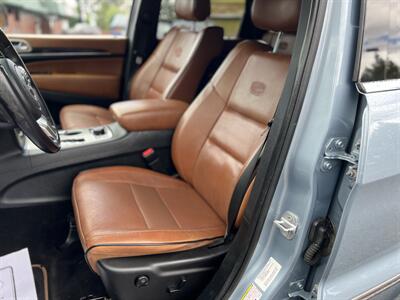 2012 Jeep Grand Cherokee Overland 4X4   - Photo 9 - Beaverton, OR 97005