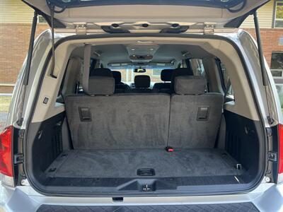 2015 Nissan Armada SV 4X4 - Photo 11 - Beaverton, OR 97005
