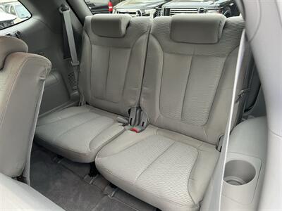 2007 Hyundai Santa Fe SE 7 SEATER - Photo 14 - Beaverton, OR 97005