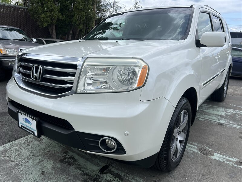 2013 Honda Pilot Touring AWD   - Photo 1 - Beaverton, OR 97005