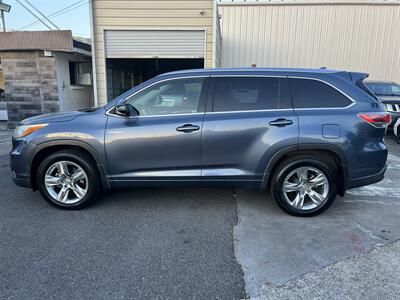 2015 Toyota Highlander Hybrid Limited Platinum AWD - Photo 2 - Beaverton, OR 97005