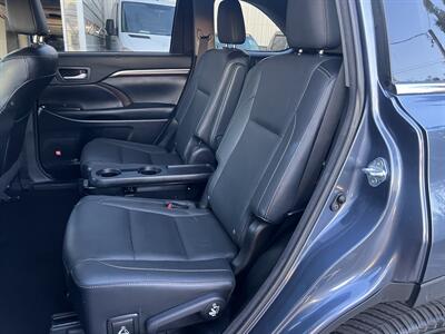 2015 Toyota Highlander Hybrid Limited Platinum AWD - Photo 10 - Beaverton, OR 97005