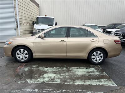 2010 Toyota Camry LE   - Photo 2 - Beaverton, OR 97005