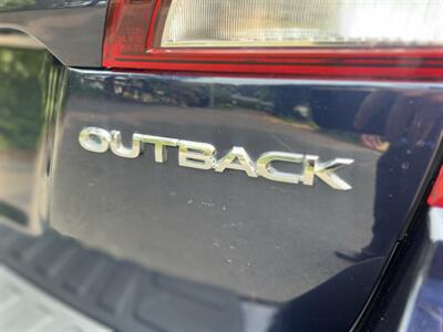 2018 Subaru Outback 2.5i Premium - Photo 14 - Beaverton, OR 97005