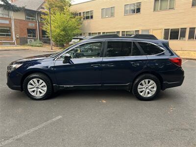2018 Subaru Outback 2.5i Premium - Photo 2 - Beaverton, OR 97005